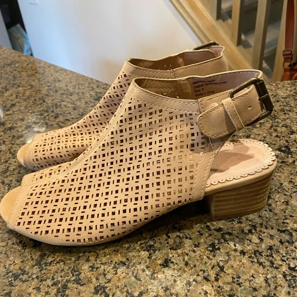 Women’s slingbacks - Picture 2 of 3